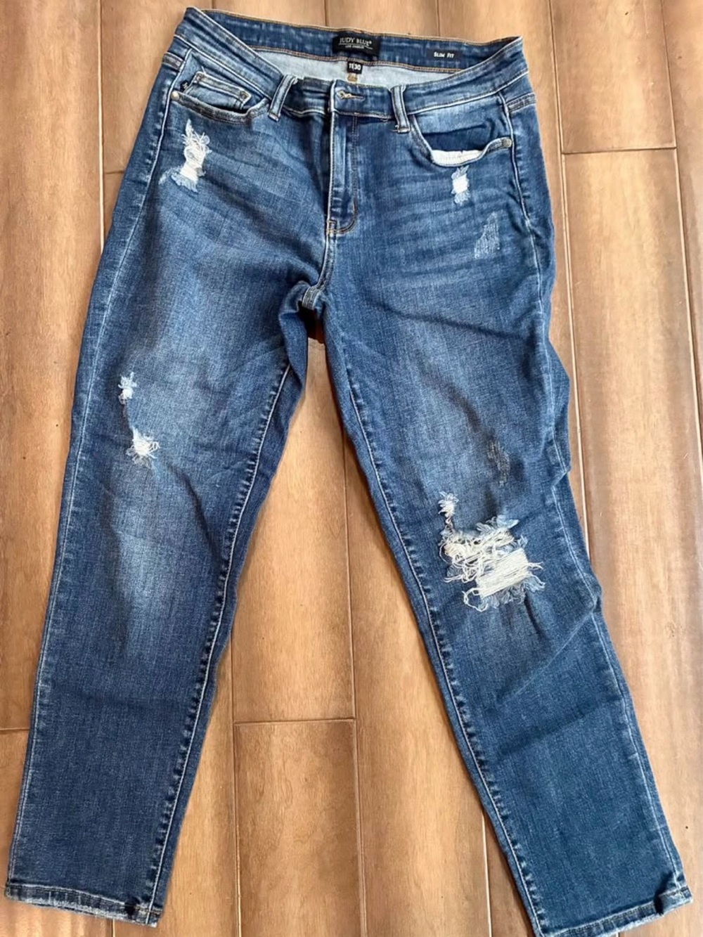 Judy Blue Distressed Skinny Jeans in Dark Blue